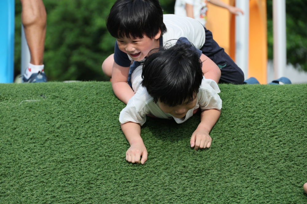 Artificial turf safe for children